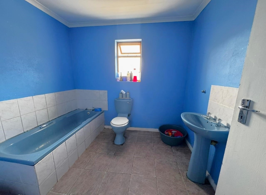 4 Bedroom Property for Sale in Croydon Western Cape